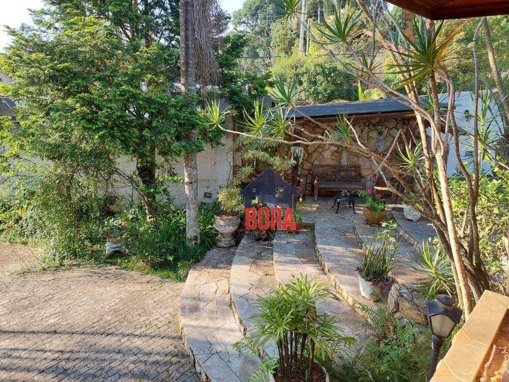 Casa à venda e aluguel com 3 quartos, 500m² - Foto 1