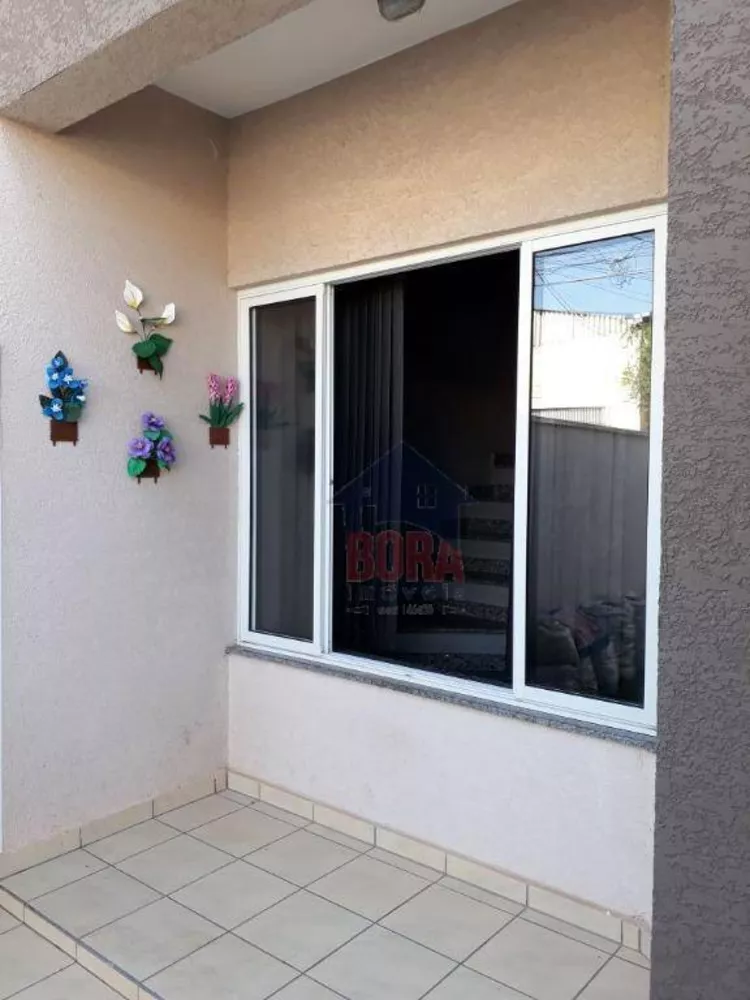 Casa à venda com 2 quartos, 90m² - Foto 4