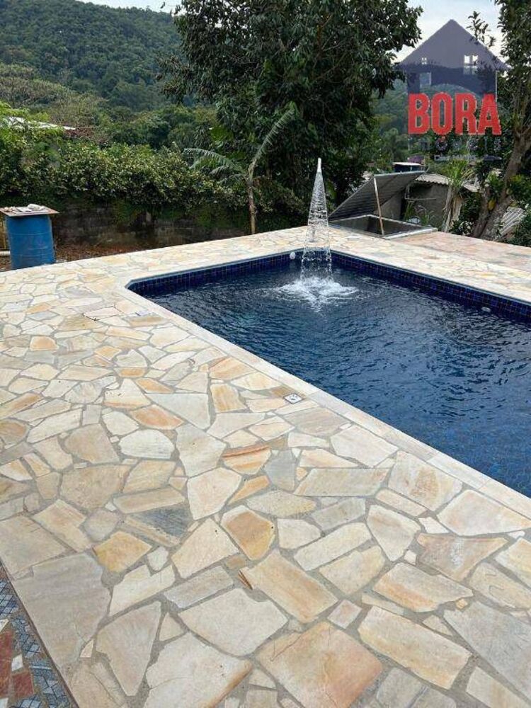 Chácara à venda com 2 quartos, 180m² - Foto 1