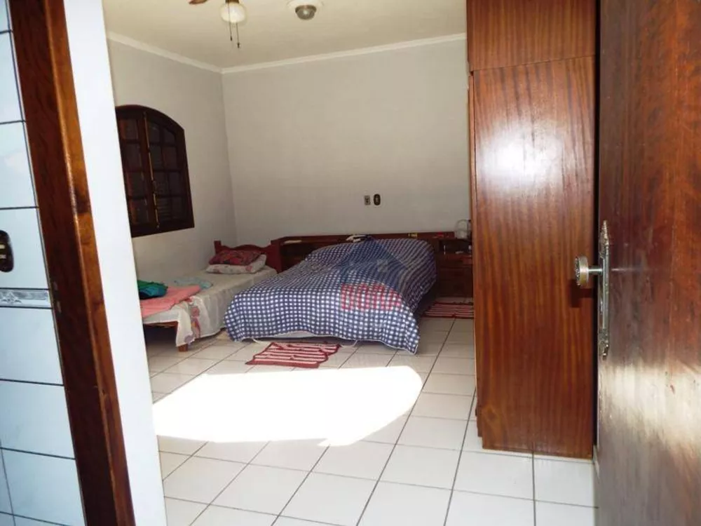 Chácara à venda com 5 quartos, 500m² - Foto 32