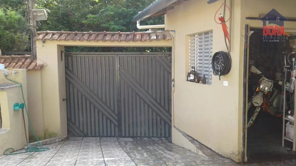 Chácara à venda com 4 quartos, 250m² - Foto 3