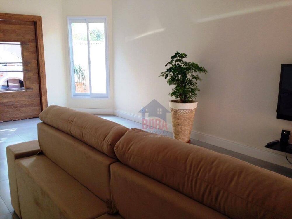 Casa à venda com 3 quartos, 200m² - Foto 3