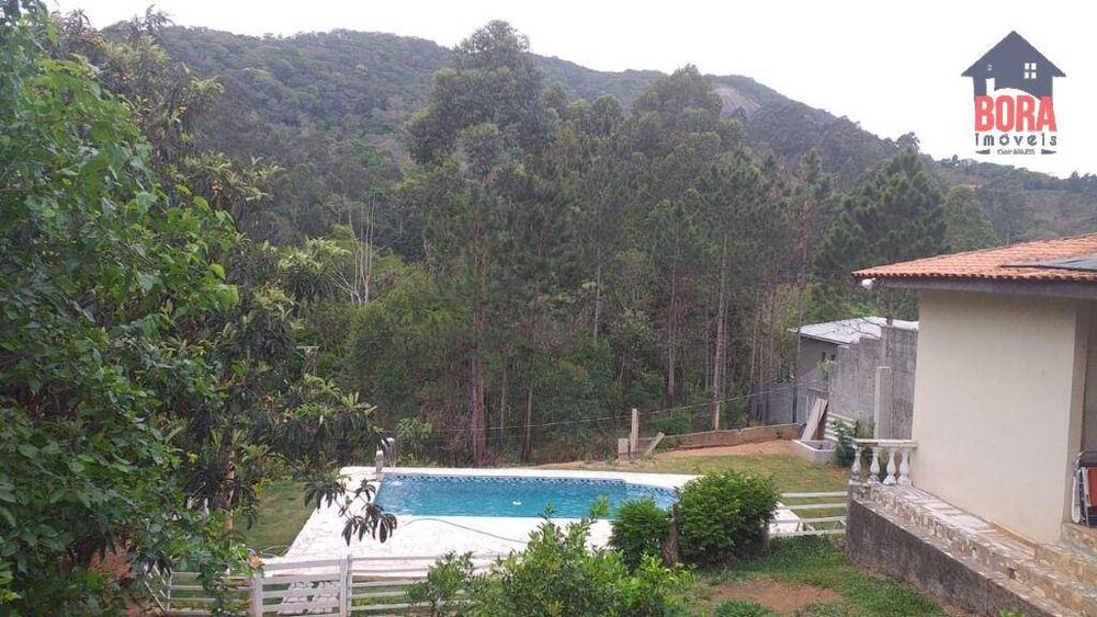 Chácara à venda com 4 quartos, 180m² - Foto 1