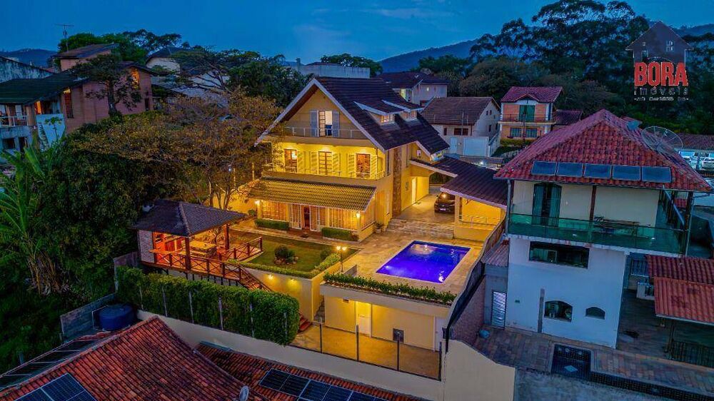 Casa à venda com 4 quartos, 395m² - Foto 2