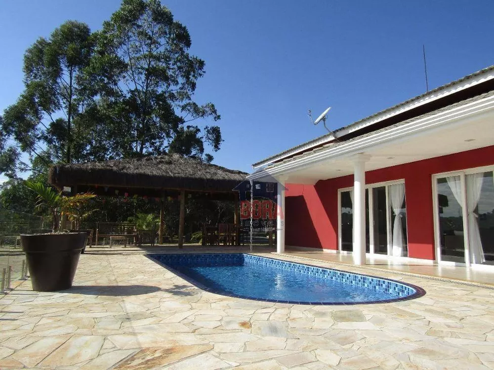 Casa de Condomínio à venda com 4 quartos, 273m² - Foto 2