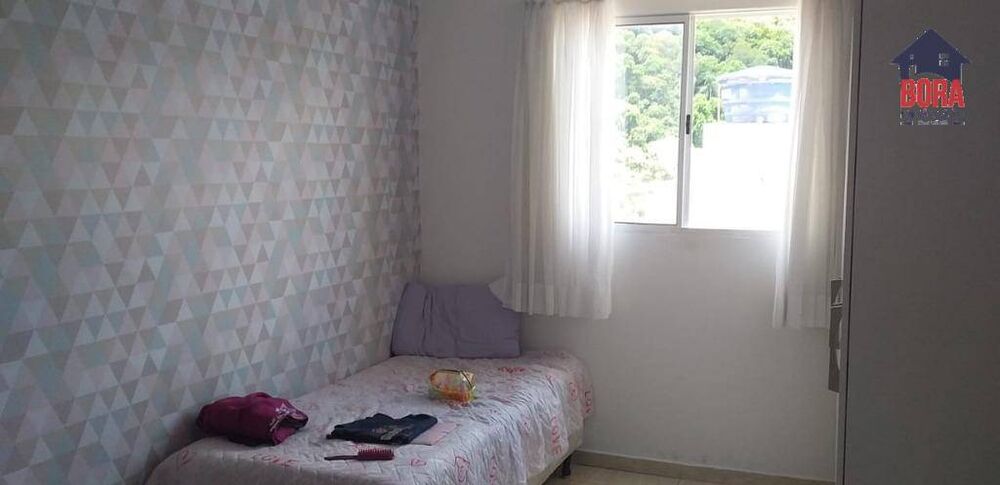 Casa à venda com 7 quartos, 120m² - Foto 2
