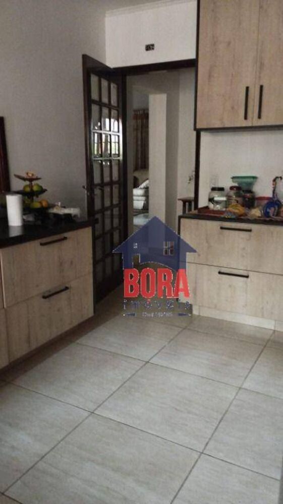 Sobrado à venda com 4 quartos, 438m² - Foto 2