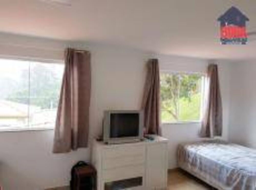 Casa de Condomínio à venda com 4 quartos, 230m² - Foto 4