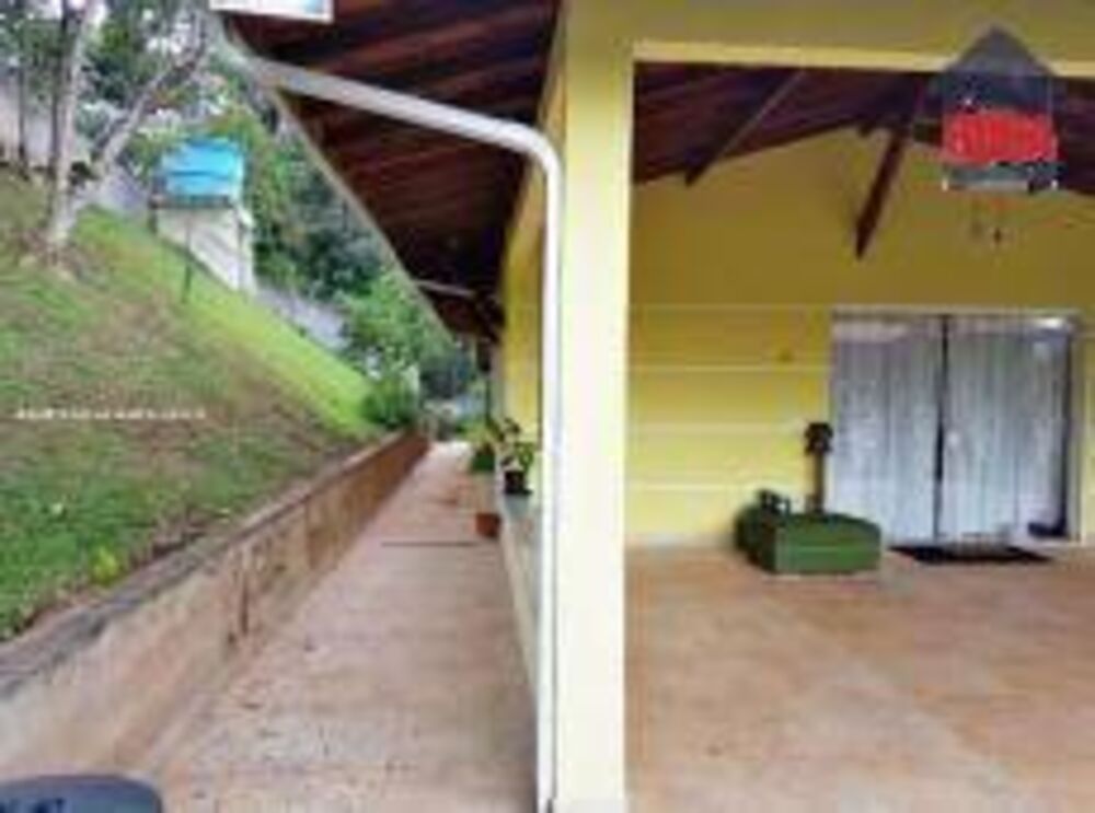 Casa de Condomínio à venda com 4 quartos, 230m² - Foto 1