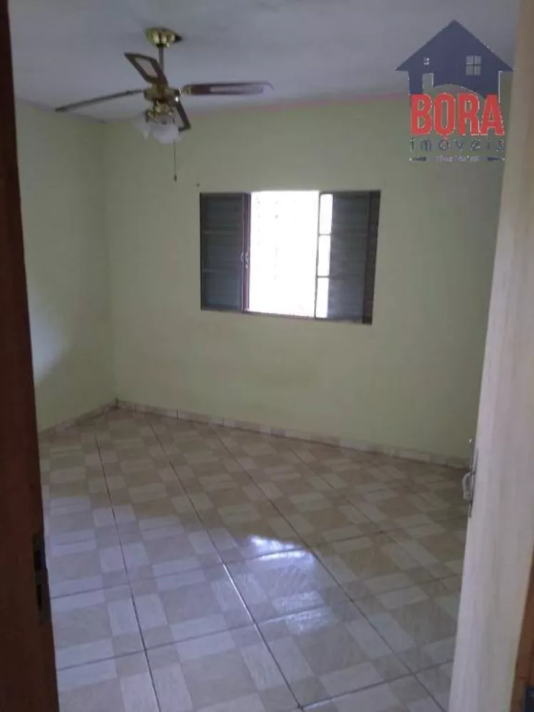 Casa à venda com 2 quartos, 100m² - Foto 4