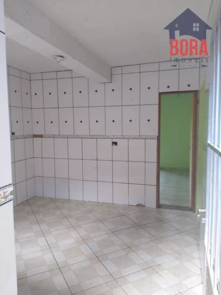 Casa à venda com 2 quartos, 100m² - Foto 1