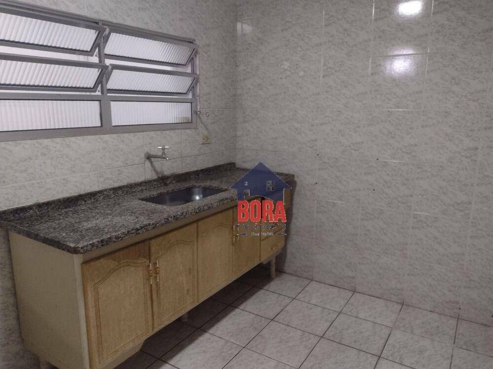 Casa à venda e aluguel com 3 quartos, 140m² - Foto 2