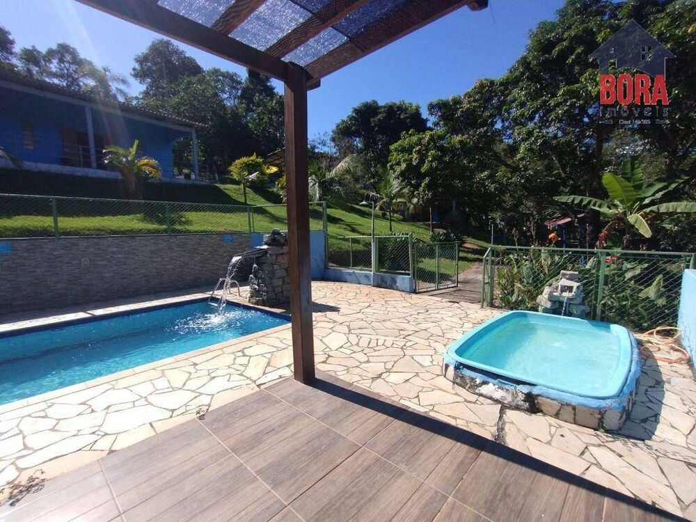 Chácara à venda com 4 quartos, 200m² - Foto 1
