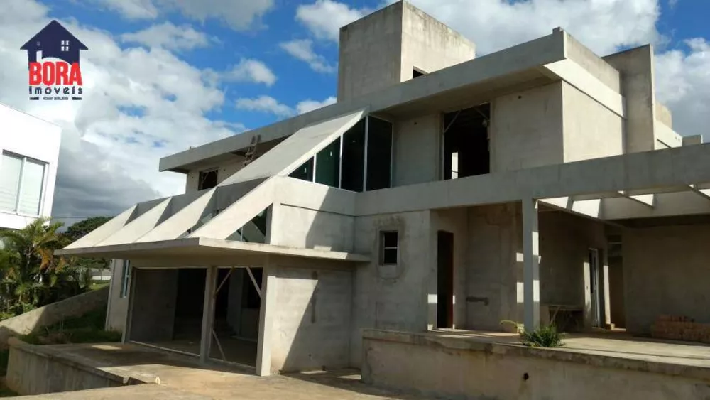 Casa de Condomínio à venda com 4 quartos, 400m² - Foto 1