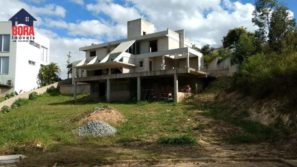 Casa de Condomínio à venda com 4 quartos, 400m² - Foto 2