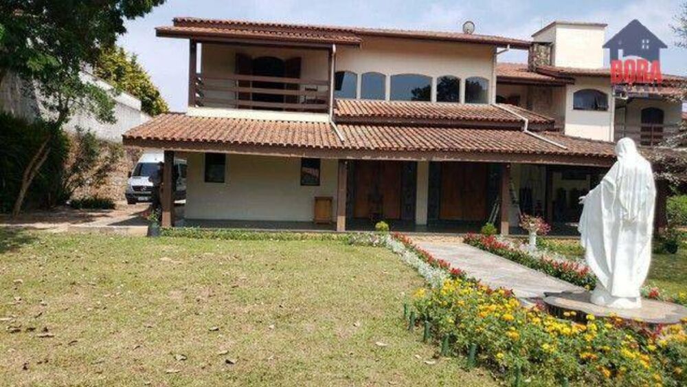 Casa à venda e aluguel com 6 quartos, 1250m² - Foto 1