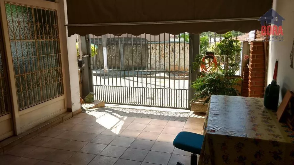 Casa à venda com 3 quartos, 240m² - Foto 2