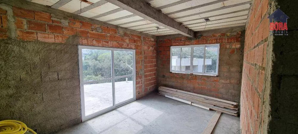 Casa de Condomínio à venda com 3 quartos, 226m² - Foto 1