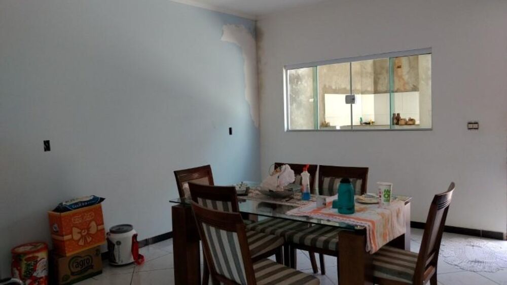 Casa à venda com 3 quartos, 320m² - Foto 2