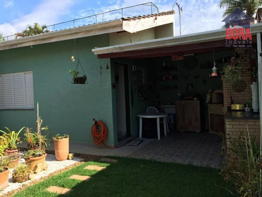 Casa à venda com 3 quartos, 141m² - Foto 2