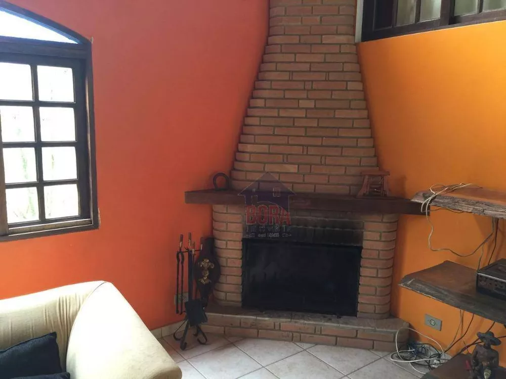 Chácara à venda com 3 quartos, 250m² - Foto 3