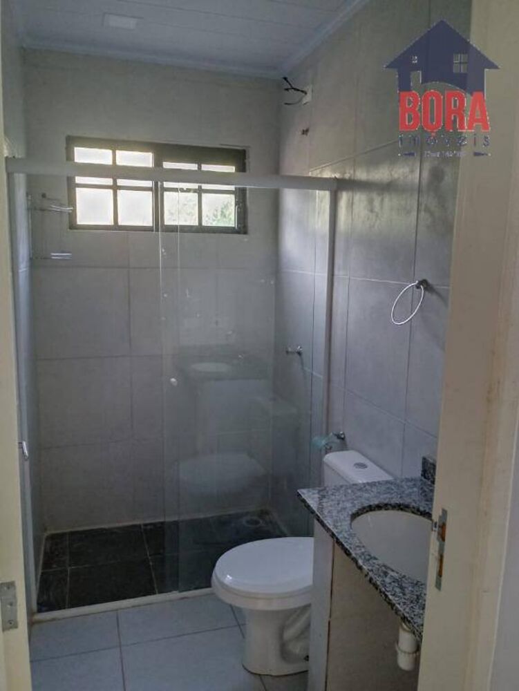 Casa à venda com 2 quartos, 170m² - Foto 2