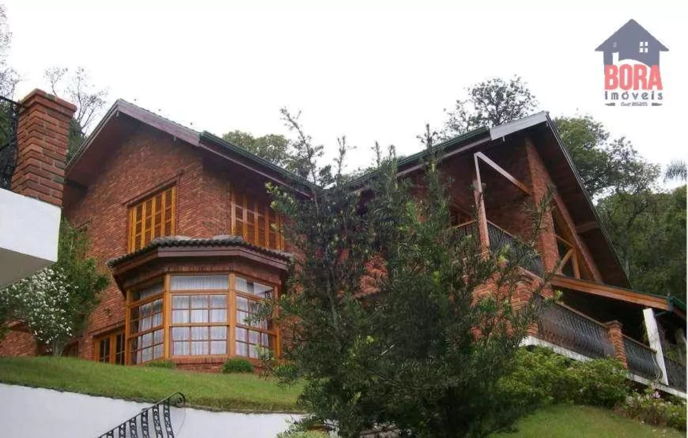 Casa de Condomínio à venda e aluguel com 5 quartos, 568m² - Foto 1