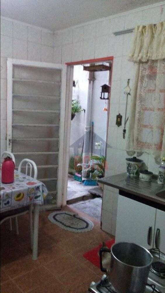 Casa à venda com 2 quartos, 200m² - Foto 3
