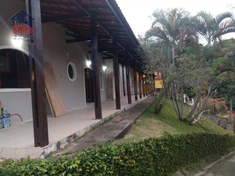 Chácara à venda com 5 quartos, 500m² - Foto 1