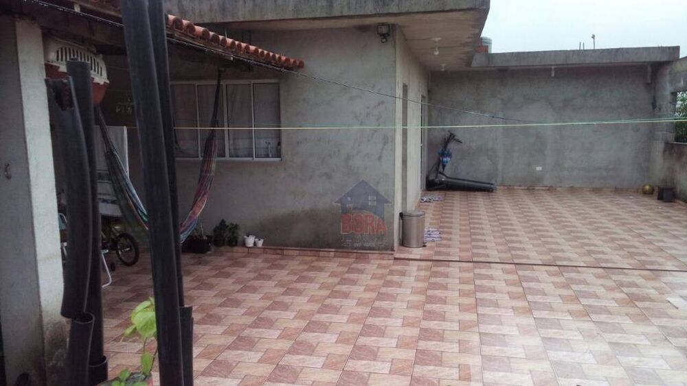 Casa à venda com 5 quartos, 250m² - Foto 1