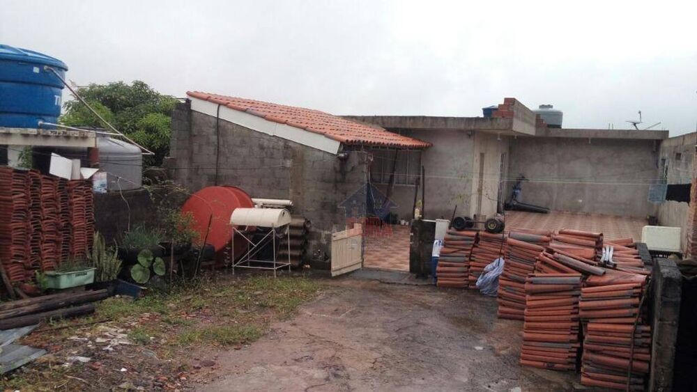 Casa à venda com 5 quartos, 250m² - Foto 2
