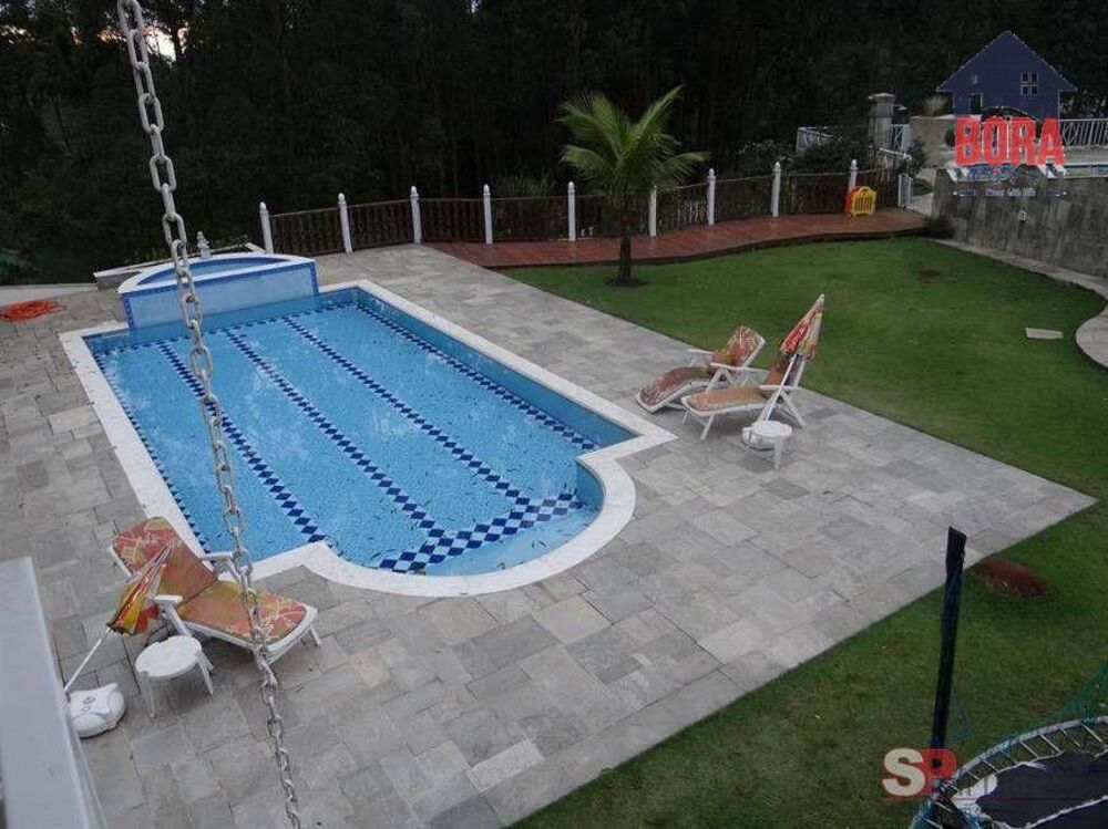Casa à venda com 4 quartos, 650m² - Foto 1