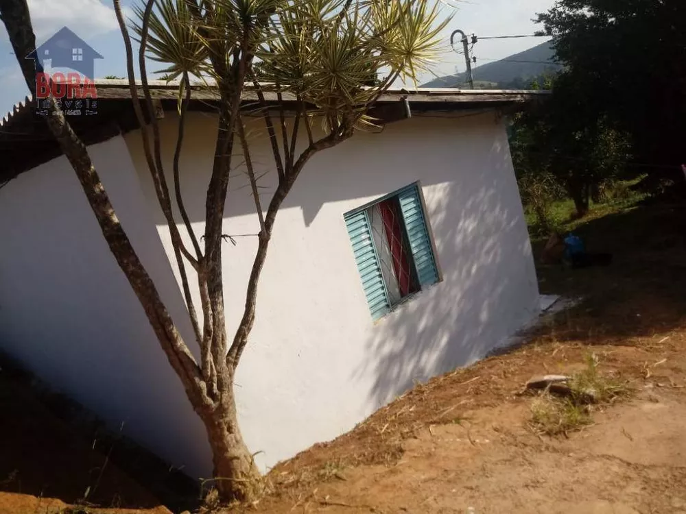 Chácara à venda com 2 quartos, 150m² - Foto 1