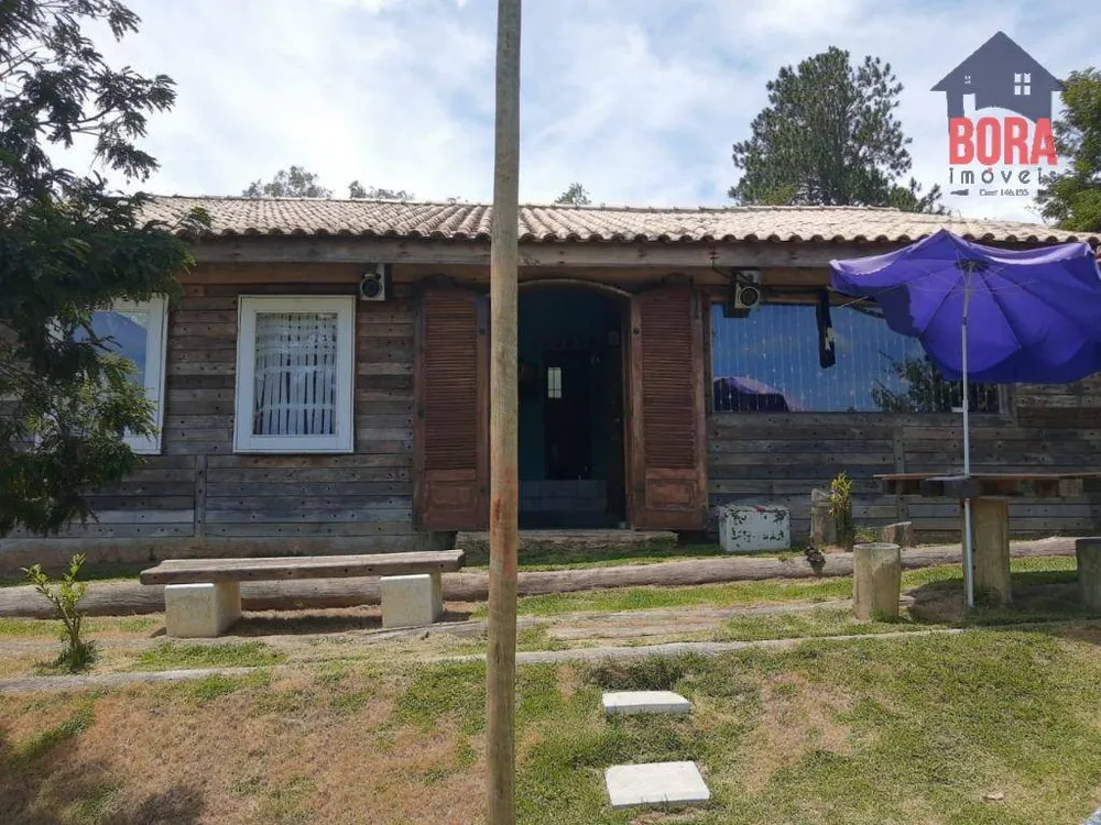 Chácara, 3 quartos, 860 m² - Foto 1