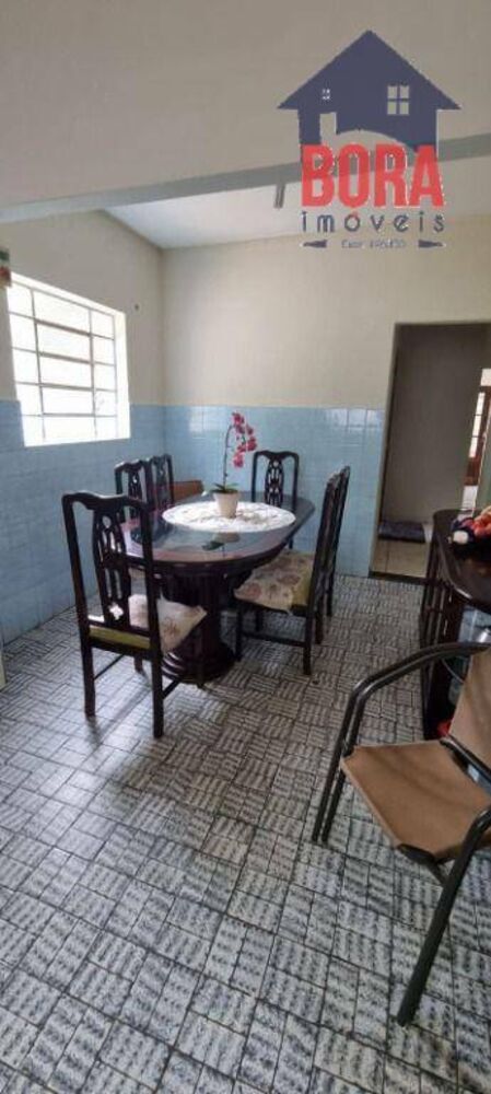 Casa à venda com 3 quartos, 210m² - Foto 6