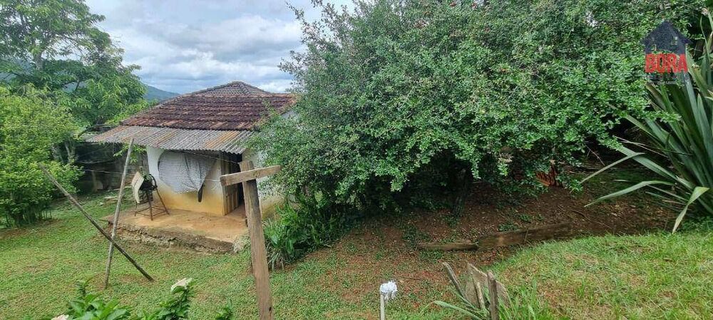 Casa à venda com 3 quartos, 210m² - Foto 2