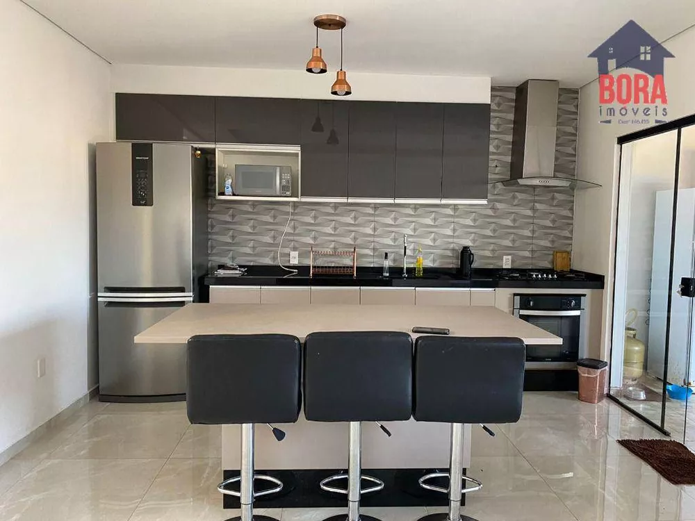 Casa, 3 quartos, 131 m² - Foto 2