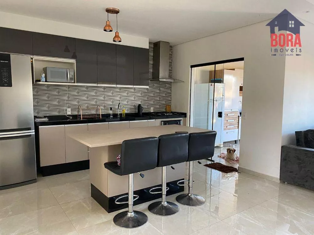 Casa, 3 quartos, 131 m² - Foto 1