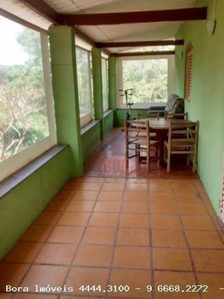 Chácara à venda com 2 quartos, 200m² - Foto 3