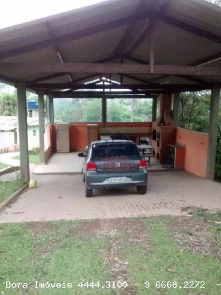 Chácara à venda com 2 quartos, 200m² - Foto 1