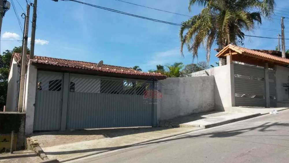 Casa à venda com 2 quartos, 150m² - Foto 1