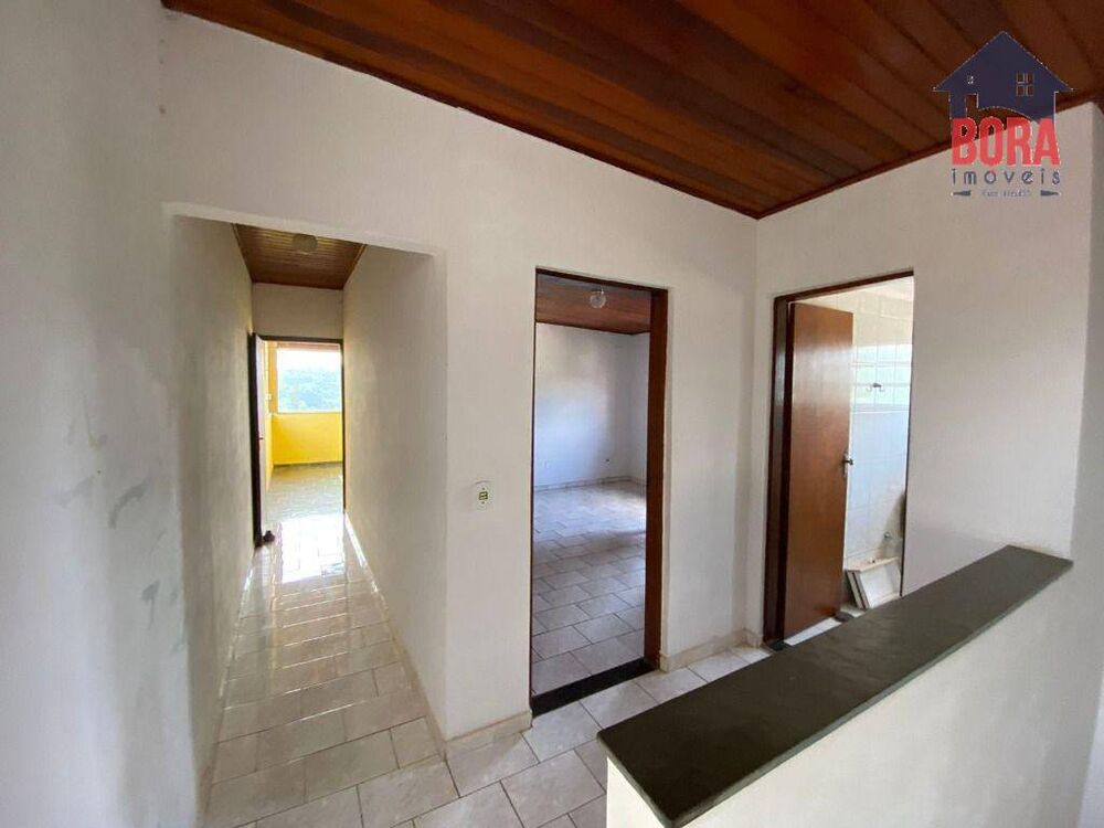 Casa à venda com 3 quartos, 200m² - Foto 4