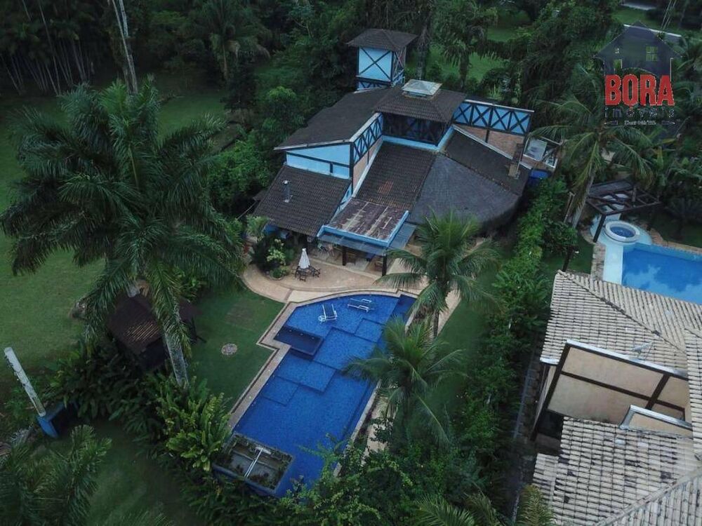 Casa de Condomínio à venda com 8 quartos, 364m² - Foto 1