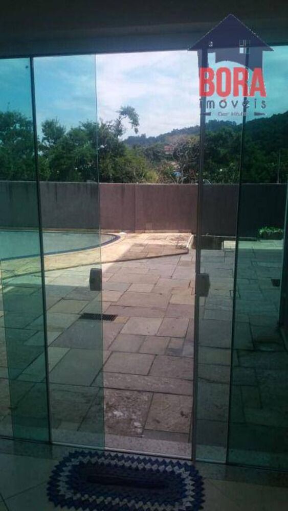 Casa, 5 quartos, 245 m² - Foto 1