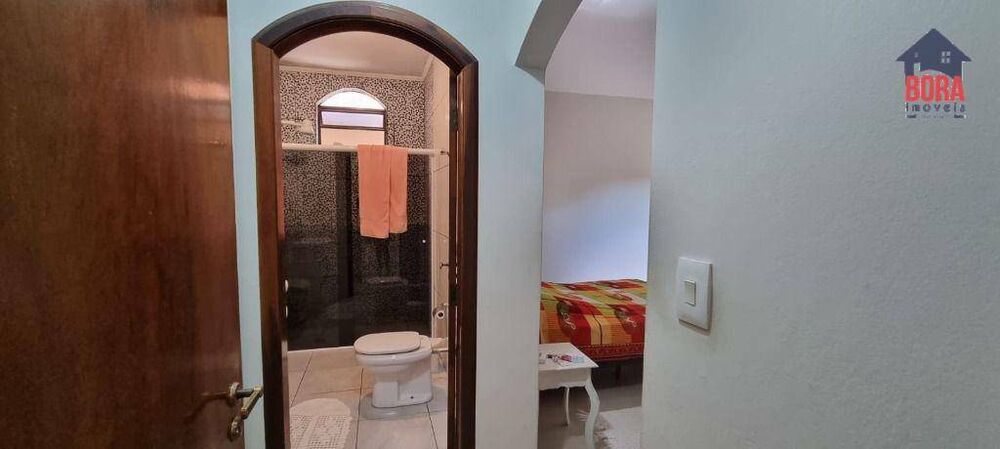 Casa à venda e aluguel com 5 quartos, 418m² - Foto 2