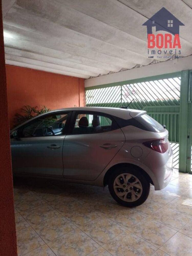 Casa à venda com 3 quartos, 138m² - Foto 1
