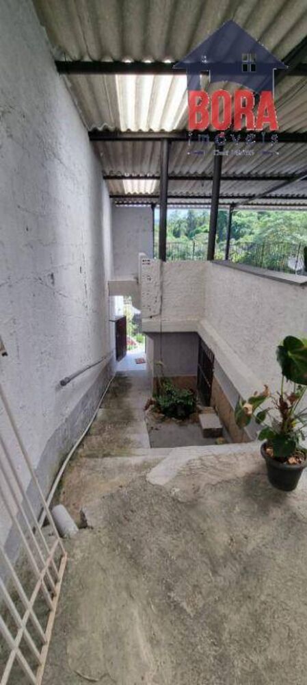 Casa à venda com 2 quartos, 250m² - Foto 4