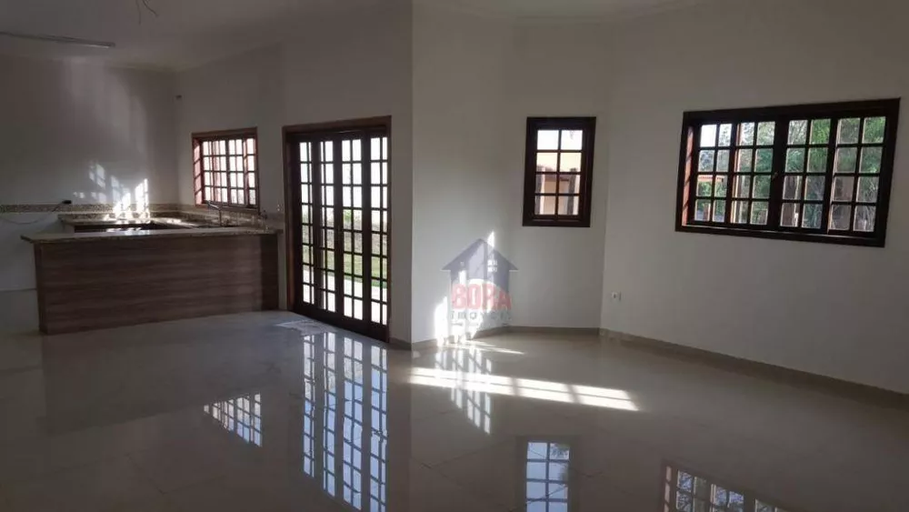 Casa à venda com 3 quartos, 170m² - Foto 2