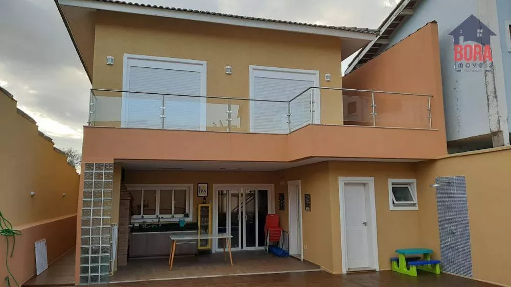 Casa à venda com 3 quartos, 238m² - Foto 4