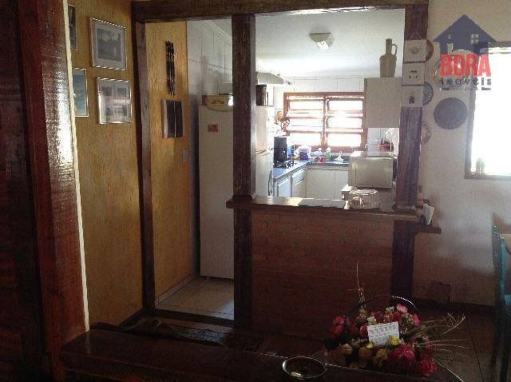 Casa à venda com 5 quartos, 260m² - Foto 1